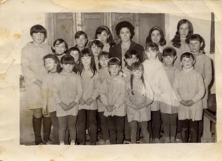 Las niñas de la escuela en 1968